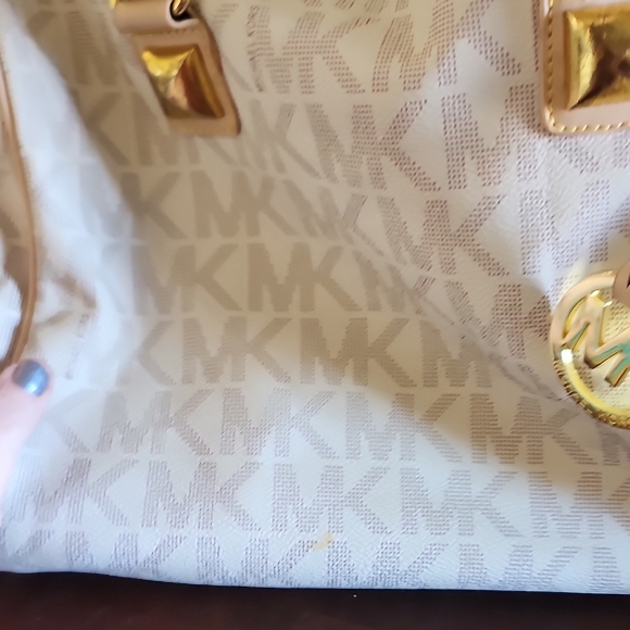 Michael Kors Beige Monogram Tote Bag - Picture 5 of 9